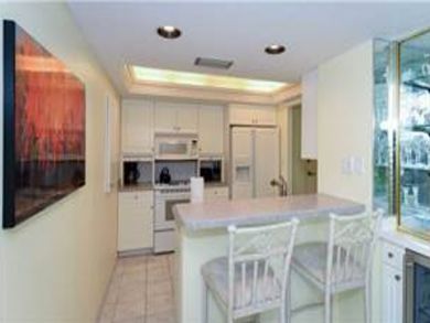 Modern Beachside Vacation Condo 2 Bedooms for Rent Week